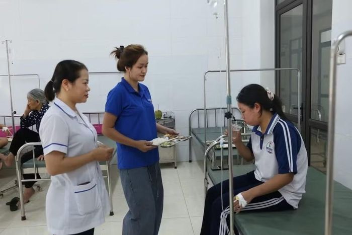 Kỳ thi không chỉ là hành trình của riêng các sĩ tử, mà còn là hành trình đồng hành của gia đình, nhà trường và toàn xã hội.