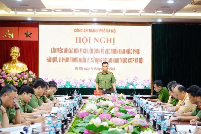 Thiếu tướng Nguyễn Ngọc Quyền, Phó Bí thư Đảng ủy, Phó Giám đốc CATP Hà Nội phát biểu chỉ đạo tại hội nghị.