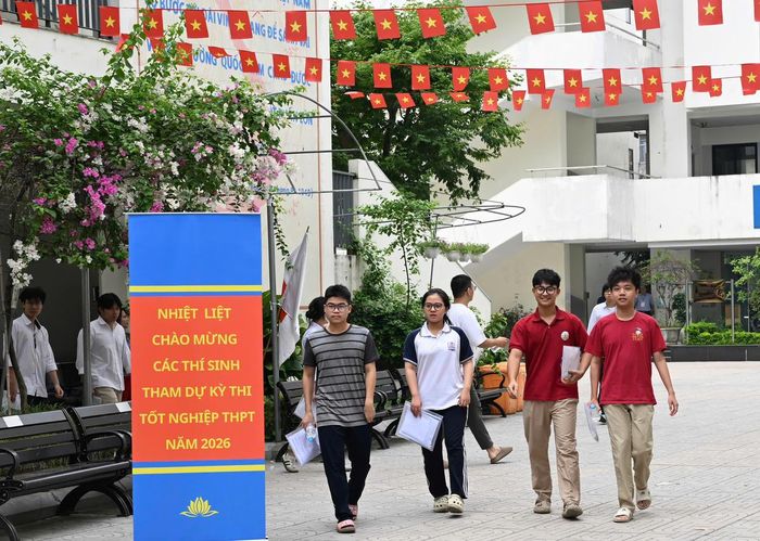 Sau 120 phút làm bài môn Ngữ văn, trưa 11/6, thí sinh trên cả nước đã hoàn thành môn thi đầu tiên của Kỳ thi tốt nghiệp THPT năm 2026.