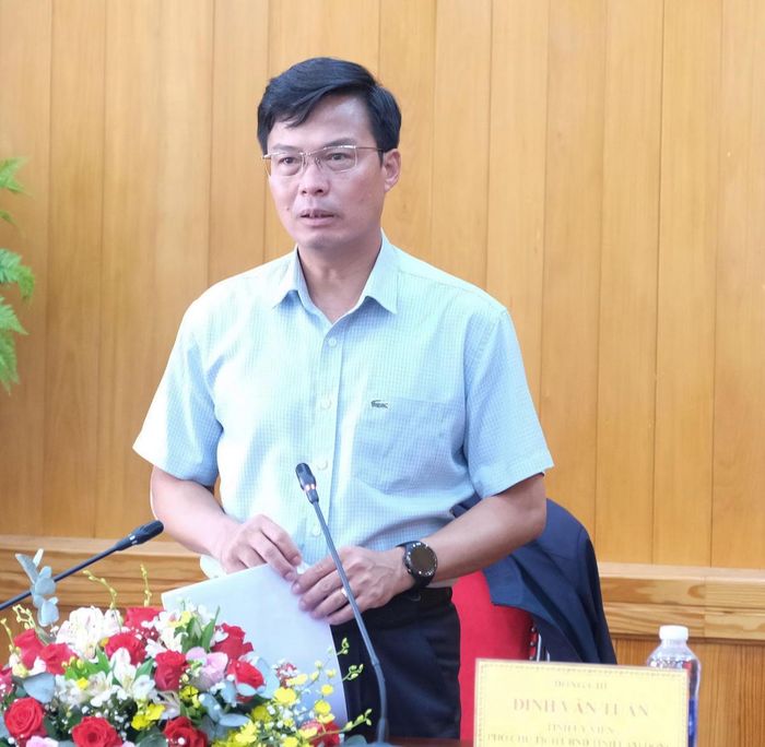 Ông Đinh Văn Tuấn, Phó Chủ tịch UBND tỉnh Lâm Đồng, phát biểu tại buổi làm việc.