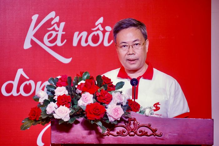  "Hành trình Đỏ không chỉ góp phần tiếp nhận lượng máu lớn phục vụ điều trị mà còn thay đổi nhận thức xã hội về hiến máu tình nguyện. Điều quý giá nhất là ngày càng có nhiều người xem hiến máu là trách nhiệm và nghĩa cử bình thường trong cuộc sống" - PGS.TS Nguyễn Hà Thanh chia sẻ. 
