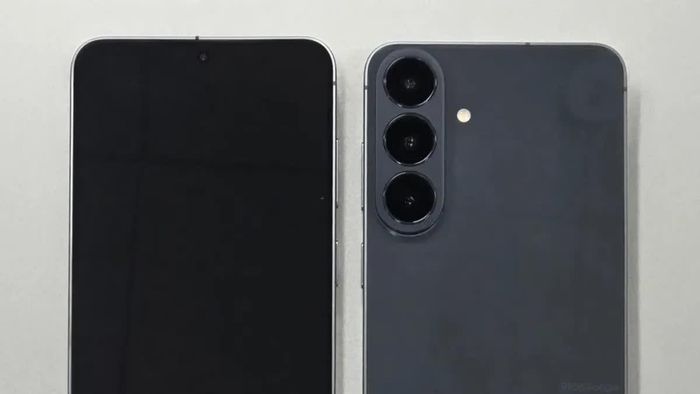 Hình ảnh rò rỉ thực tế cho thấy Galaxy S26 FE có thay đổi nhỏ về thiết kế cụm camera. Ảnh: WPC.