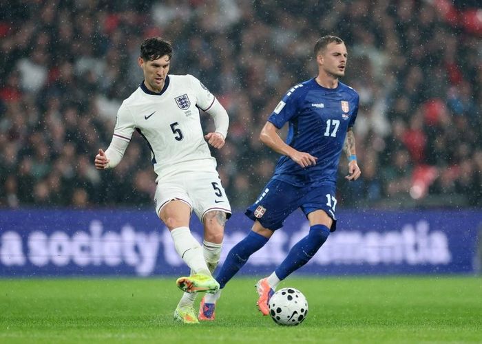  Stones là mẫu trung vệ mà HLV Tuchel cực kỳ ưa chuộng. 