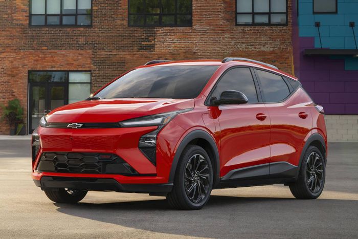 Trong các dòng sản phẩm EV của GM, chỉ có Chevrolet Bolt thế hệ mới là còn sử dụng công nghệ pin LFP do CATL cung cấp. Tập đoàn này đặt mục tiêu bắt đầu sản xuất thương mại pin LMR kể từ năm 2028.