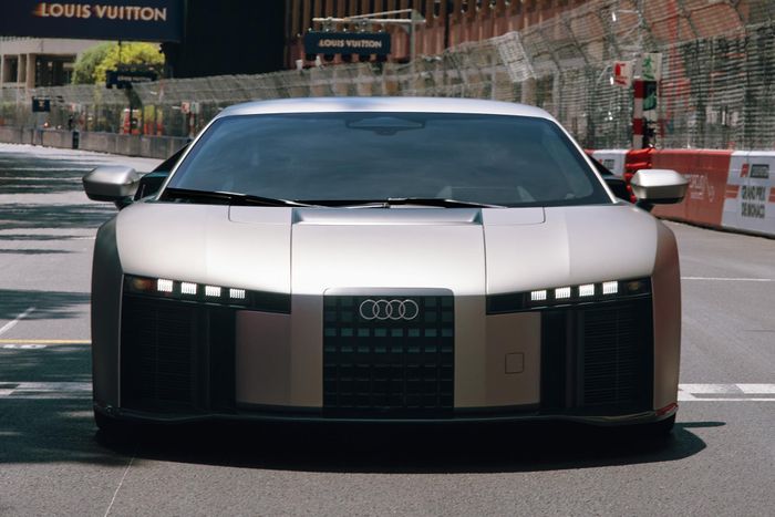  Siêu xe Audi Nuvolari được trang bị động cơ V8 biturbo 4.0L, sản sinh công suất tối đa 800 mã lực và mô-men xoắn cực đại 730 Nm. Đi kèm là 2 động cơ điện axial flux được đặt tại cầu trước, và 1 động cơ điện đặt giữa động cơ V8 và hộp số. 