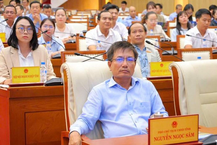 Hội nghị là diễn đàn để chính quyền và cộng đồng doanh nghiệp trao đổi, tìm giải pháp tháo gỡ các điểm nghẽn về đất đai