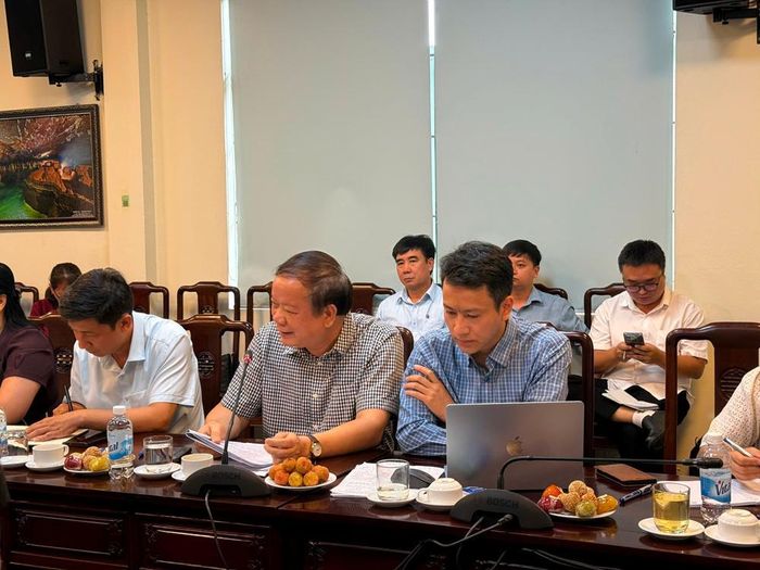 GS.TS Nguyễn Văn Kim phát biểu tại tọa đàm