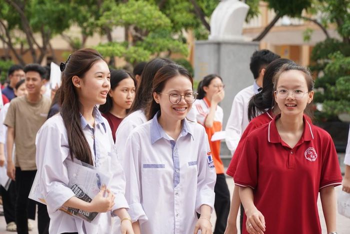 Đánh giá của học sinh và giáo viên ở Nghệ An cho thấy, đề thi Toán khá hay, đáp ứng được cả 2 tiêu chí: Xét tốt nghiệp và phân loại học sinh xét tuyển vào Đại học. Ảnh: Bích Huệ - TTXVN