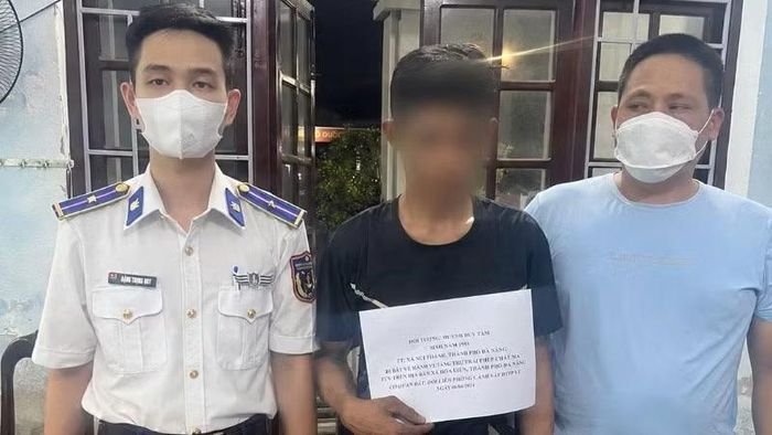 Bộ Tư lệnh Vùng Cảnh sát biển 2 chủ trì, phối hợp với Công an xã Núi Thành (Công an thành phố Đà Nẵng) bắt quả tang một đối tượng có hành vi tàng trữ trái phép chất ma túy.