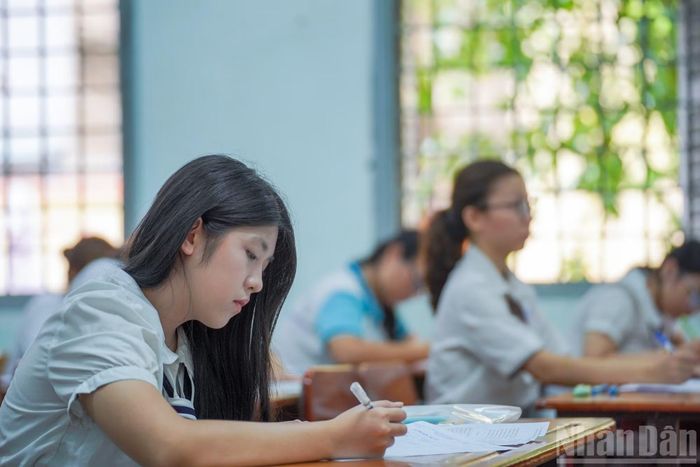 Các điều kiện về cơ sở vật chất, nhân sự phục vụ kỳ thi đã được chuẩn bị đầy đủ, bảo đảm công tác coi thi diễn ra nghiêm túc, đúng quy định.