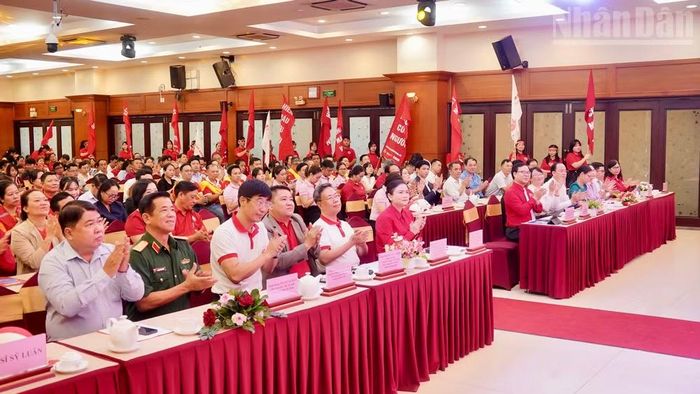 Quang cảnh khai mạc Hành trình Đỏ lần thứ 14.