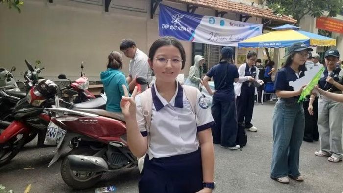 Em Đặng Trần Bảo Ngọc, học sinh Trường trung học phổ thông Marie Curie.