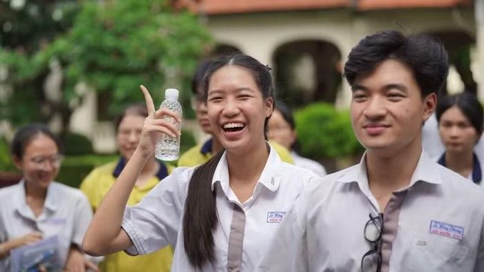 Thí sinh tự tin với phần làm bài của mình.