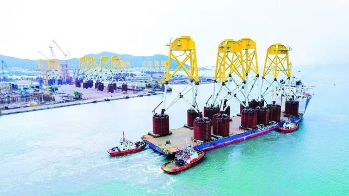 Bãi chế tạo chân đế điện gió ngoài khơi của Tổng công ty Cổ phần Dịch vụ Kỹ thuật Dầu khí Việt Nam (PTSC), tại Vũng Tàu, Thành phố Hồ Chí Minh.