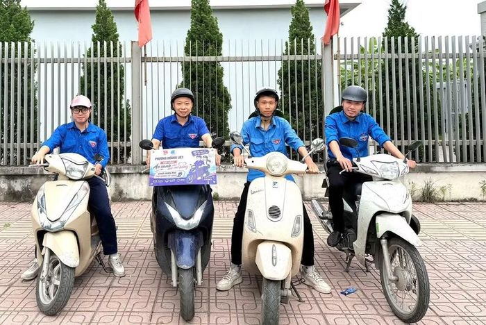 Chiến sĩ tình nguyện đội hình "Xe ôm 0 đồng".