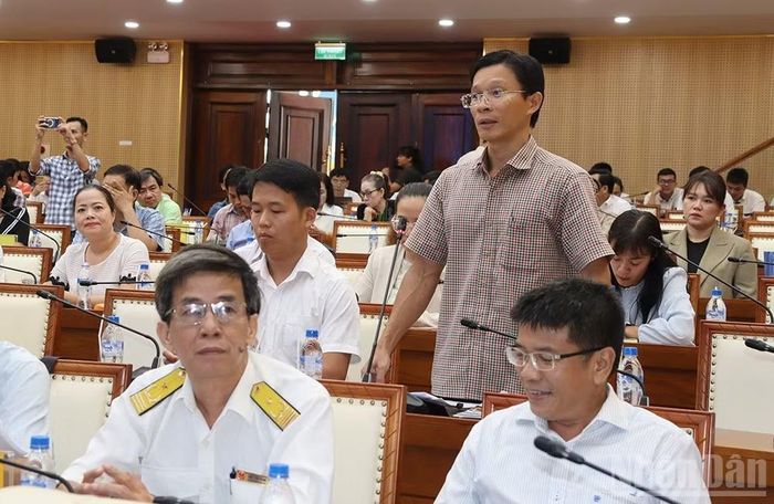 Lãnh đạo Công ty trách nhiệm hữu hạn sản xuất, thương mại và dịch vụ Sông Trà Quảng Ngãi nêu vấn đề liên quan thủ tục đất đai, xây dựng dự án khu sản xuất, chế biến thức ăn và chăn nuôi bò thịt tập trung chất lượng cao Sông Trà tại xã Mộ Đức bị ách tắc.