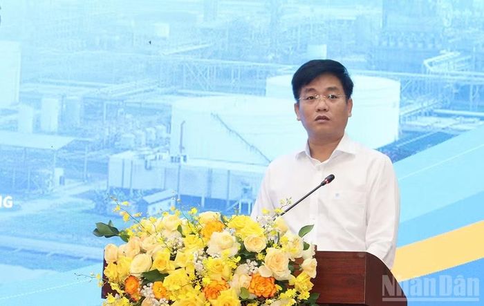 Phó Chủ tịch Ủy ban nhân dân tỉnh Quảng Ngãi Đỗ Tâm Hiển phát biểu tại hội nghị.