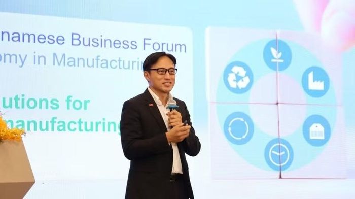 Chuyên gia phát biểu tại diễn đàn.