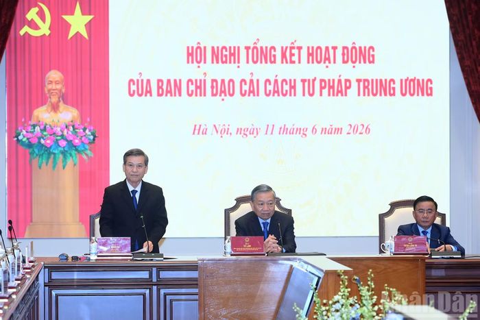 Trưởng ban Nội chính Trung ương Lê Minh Trí phát biểu tại hội nghị.
