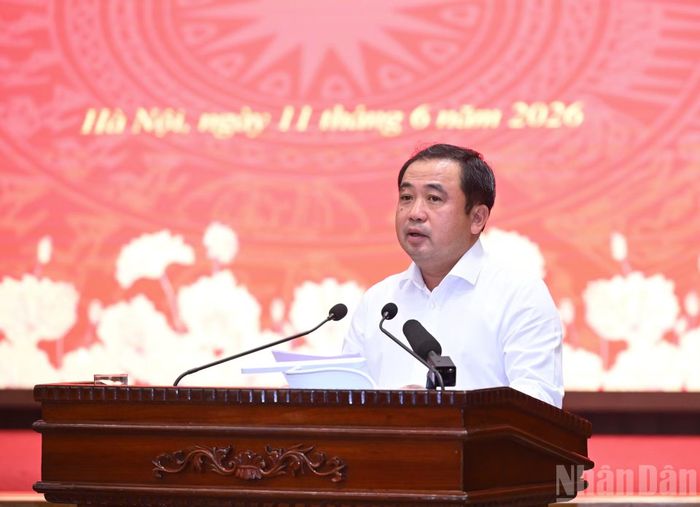 Bí thư Thành ủy Hà Nội Trần Đức Thắng phát biểu tại cuộc làm việc.