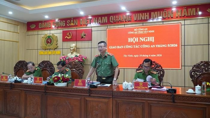 Thiếu tướng Vũ Như Hà - Ủy viên Ban Thường vụ Tỉnh ủy, Bí thư Đảng ủy, Giám đốc Công an tỉnh Tây Ninh - phát biểu chỉ đạo tại hội nghị.