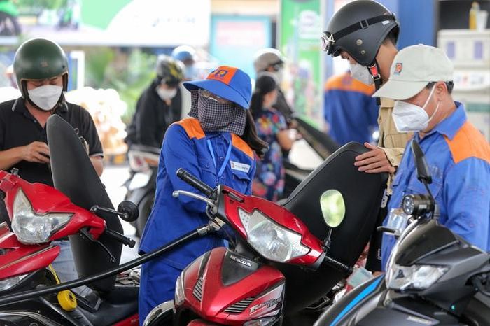 Giá xăng dầu điều chỉnh từ 15 giờ ngày 11-6