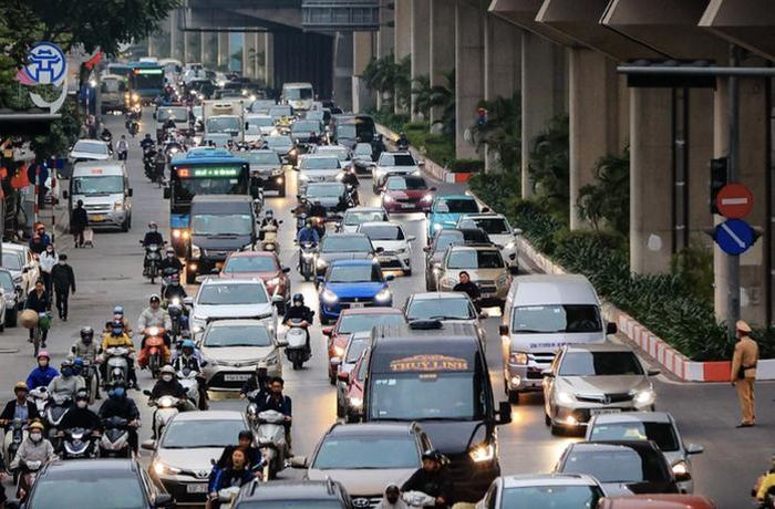 Hà Nội đề xuất hỗ trợ đến 20 triệu đồng cho hộ nghèo đổi xe máy xăng sang xe điện. Ảnh minh họa