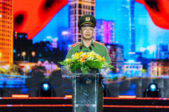 Thiếu tướng Phạm Kim Đĩnh, Cục trưởng Cục công tác chính trị, Bộ Công an phát biểu khai mạc