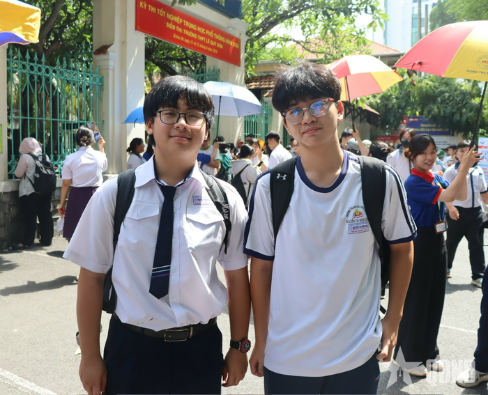 Thí sinh TP Hồ Chí Minh tự tin tham gia môn thi Ngữ văn sáng 11-6.
