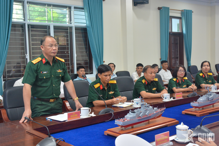 Đại tá Thái Bá Mão, Phó chủ nhiệm Chính trị Binh đoàn 15 phát biểu.