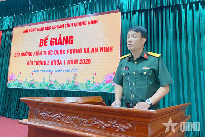 Đại tá Bùi Đức Lâm, Phó chỉ huy trưởng, Tham mưu trưởng Bộ CHQS tỉnh Quảng Ninh phát biểu tại chương trình.