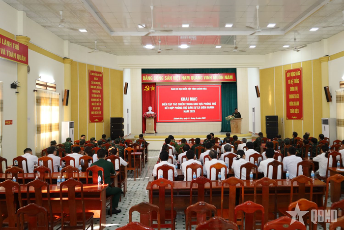 Quang cảnh khai mạc diễn tập tác chiến xã Diên Khánh. Ảnh: THẾ ANH