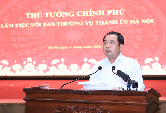 Bí thư Thành ủy Hà Nội Trần Đức Thắng phát biểu tại cuộc họp. Ảnh: QUANG THÁI