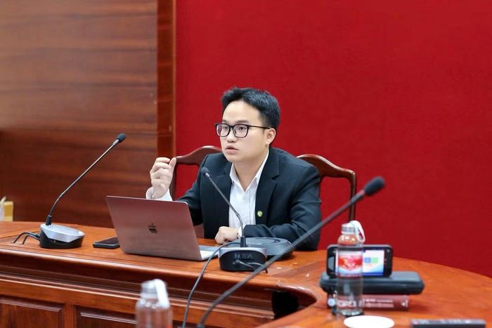 Từ giảng đường, bệnh viện đến các diễn đàn học thuật, Vĩnh An luôn tìm kiếm cơ hội để biến kiến thức thành những giá trị thực tiễn cho cộng đồng.