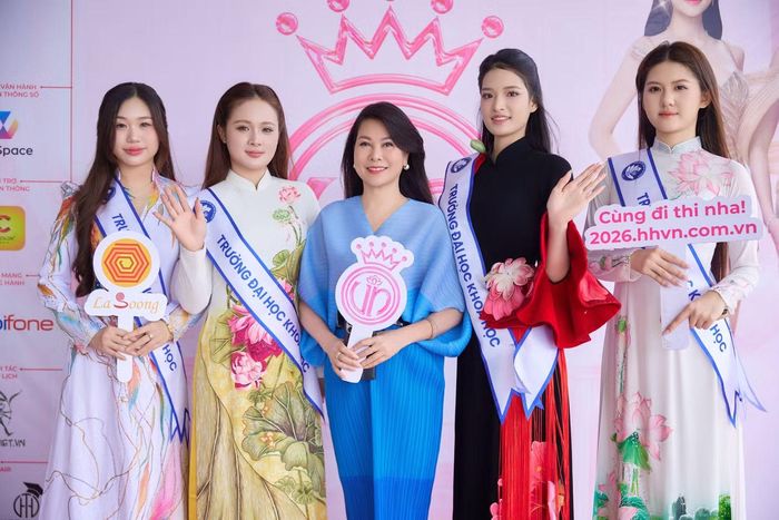 Những thiết kế độc đáo của NTK Hàn Phượng mang đậm tinh thần văn hóa vùng cao, góp phần lan tỏa vẻ đẹp bản sắc dân tộc đến thế hệ trẻ.