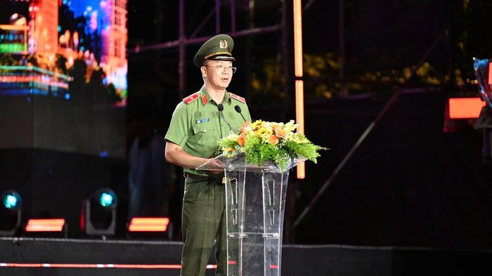  Thiếu tướng Phạm Kim Đĩnh phát biểu khai mạc chuỗi sự kiện. Ảnh: MẠNH THẮNG 