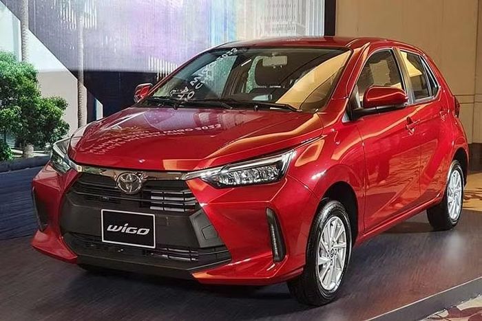 Toyota Wigo doanh số 3 xe Trong top 10 mẫu xe bán chậm nhất thị trường Việt Nam tháng 5/2026, mẫu hatchback hạng A Toyota Wigo bất ngờ ghi nhận doanh số bán hàng trong tháng chỉ vỏn vẹn 3 xe. Lũy kế 5 tháng đầu năm 2026, Wigo bán được 203 xe. Dù đã được làm mới, Wigo vẫn lép vế rõ rệt trước Hyundai Grand i10. 