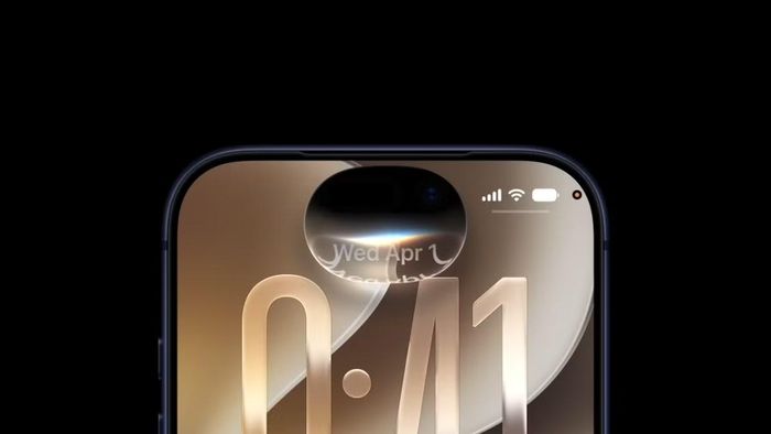 Điều đó đồng nghĩa với việc nếu bạn đang dùng iPhone 11, iPhone 12, iPhone 13 hoặc iPhone 14, việc cập nhật iOS 27 gần như là lựa chọn nên làm vì máy vẫn được hỗ trợ chính thức, nhận bản vá bảo mật mới và còn được cải thiện tốc độ xử lý trong nhiều tác vụ hằng ngày mà không nhất thiết phải đổi sang điện thoại mới ngay lập tức.