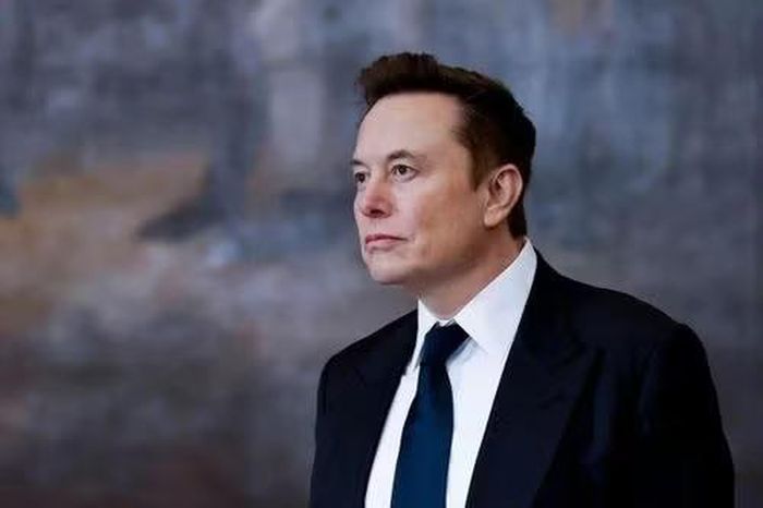 Tham vọng của Elon Musk không dừng lại ở một vài vệ tinh thử nghiệm khi SpaceX tiết lộ kế hoạch cuối cùng là xây dựng mạng lưới lên tới 1 triệu vệ tinh AI hoạt động đồng thời trên quỹ đạo, tạo thành một siêu hạ tầng điện toán đám mây ngoài không gian có khả năng cung cấp năng lực tính toán cho các đối tác trên toàn cầu.