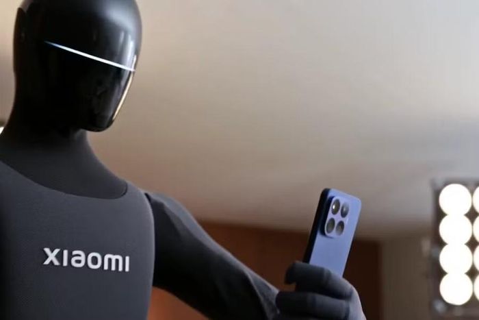 Bức ảnh do chính robot chụp được trình chiếu ngay sau đó khiến nhiều người tham dự bất ngờ, đồng thời chứng minh hệ thống cảm biến, khả năng nhận diện vật thể và độ chính xác trong thao tác của robot đã đạt đến một cấp độ mới so với những màn trình diễn công nghệ trước đây.