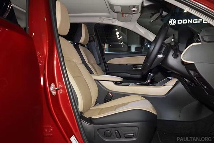 Mẫu xe trưng bày tại KLIMS được trang bị động cơ xăng e-Skyactiv G 2.5L hút khí tự nhiên kết hợp hệ thống mild-hybrid 24V. Khối động cơ này sản sinh công suất 141PS và mô-men xoắn cực đại 238 Nm, đi kèm hộp số tự động 6 cấp Skyactiv-Drive.