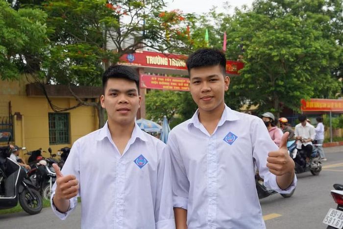 Thí sinh tự tin, sẵn sàng bước vào môn thi đầu tiên.