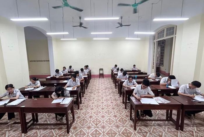 Điểm thi này có các phòng thi rộng rãi, mát mẻ giúp thí sinh làm bài tốt.