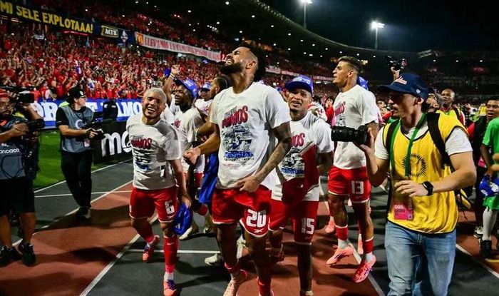 Panama sở hữu đội hình lớn tuổi nhất World Cup 2026 với mức trung bình 30,43 tuổi. Iran đứng thứ 2 với 30,33 tuổi, còn Colombia xếp tiếp theo với 30,09 tuổi. Bờ Biển Ngà sở hữu đội hình trẻ nhất