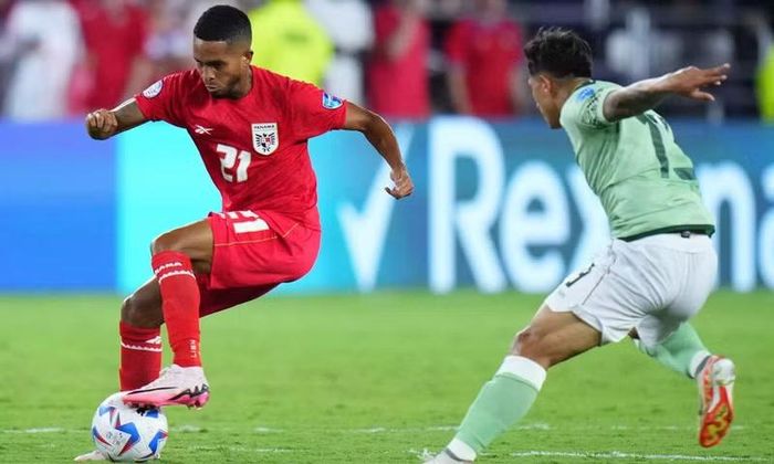 Tiền vệ Cesar Yanis của Panama là cầu thủ thấp nhất giải với chiều cao 1,60 m. Anh thấp hơn thủ môn Florian Wiegele tới 45 cm. Panama sở hữu đội hình già nhất
