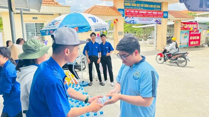 Theo kế hoạch chi tiết, chương trình "Tiếp sức mùa thi" năm nay trên địa bàn tỉnh sẽ chính thức diễn ra xuyên suốt từ ngày 1/6 đến ngày 12/6, được phân chia bài bản thành hai đợt trọng điểm gắn liền với hai kỳ thi lớn.
