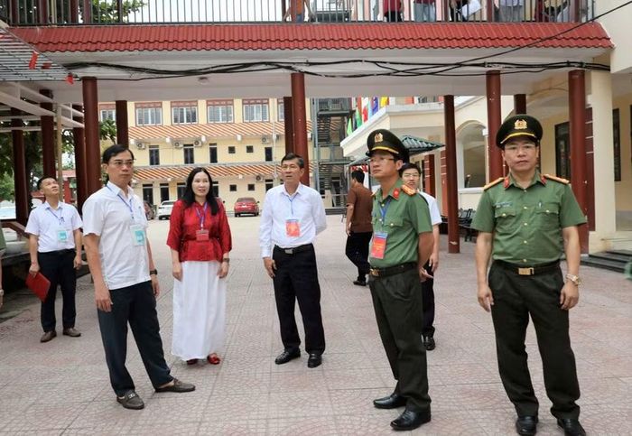 Ban chỉ đạo thi tỉnh Nghệ An yêu cầu các cán bộ, giáo viên cần nêu cao trách nhiệm, nghiêm túc, khách quan khi thực hiện nhiệm vụ. Ảnh: Hồ Lài