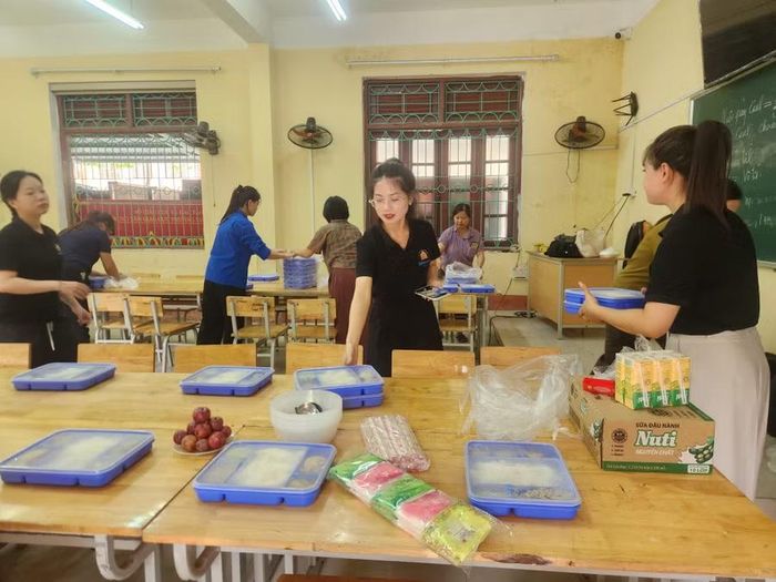 Những phần thức ăn sạch sẽ, đảm bảo vệ sinh an toàn thực phẩm.