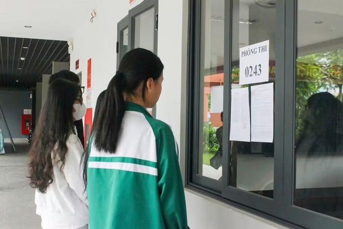 Thí sinh tại Điểm thi Trường THPT Phan Đình Phùng (Hà Tĩnh).