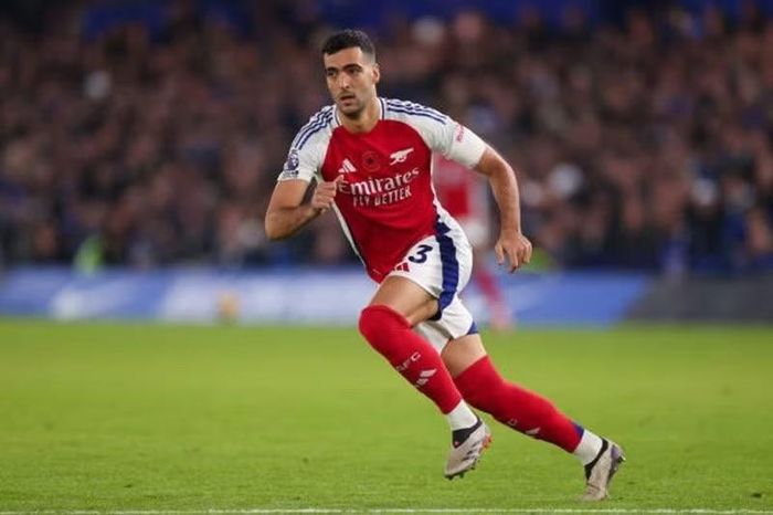 Tuy nhiên, bằng những nỗ lực phi thường, Merino đã trở lại sân cỏ trong màu áo Arsenal vào tháng 5 và được HLV Luis de la Fuente điền tên vào danh sách dự World Cup 2026 trong màu áo tuyển Tây Ban Nha.